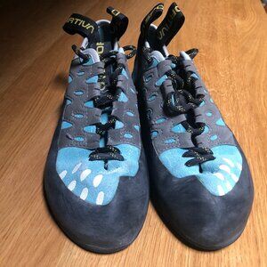 La Sportiva Climbing Shoes - Size 6